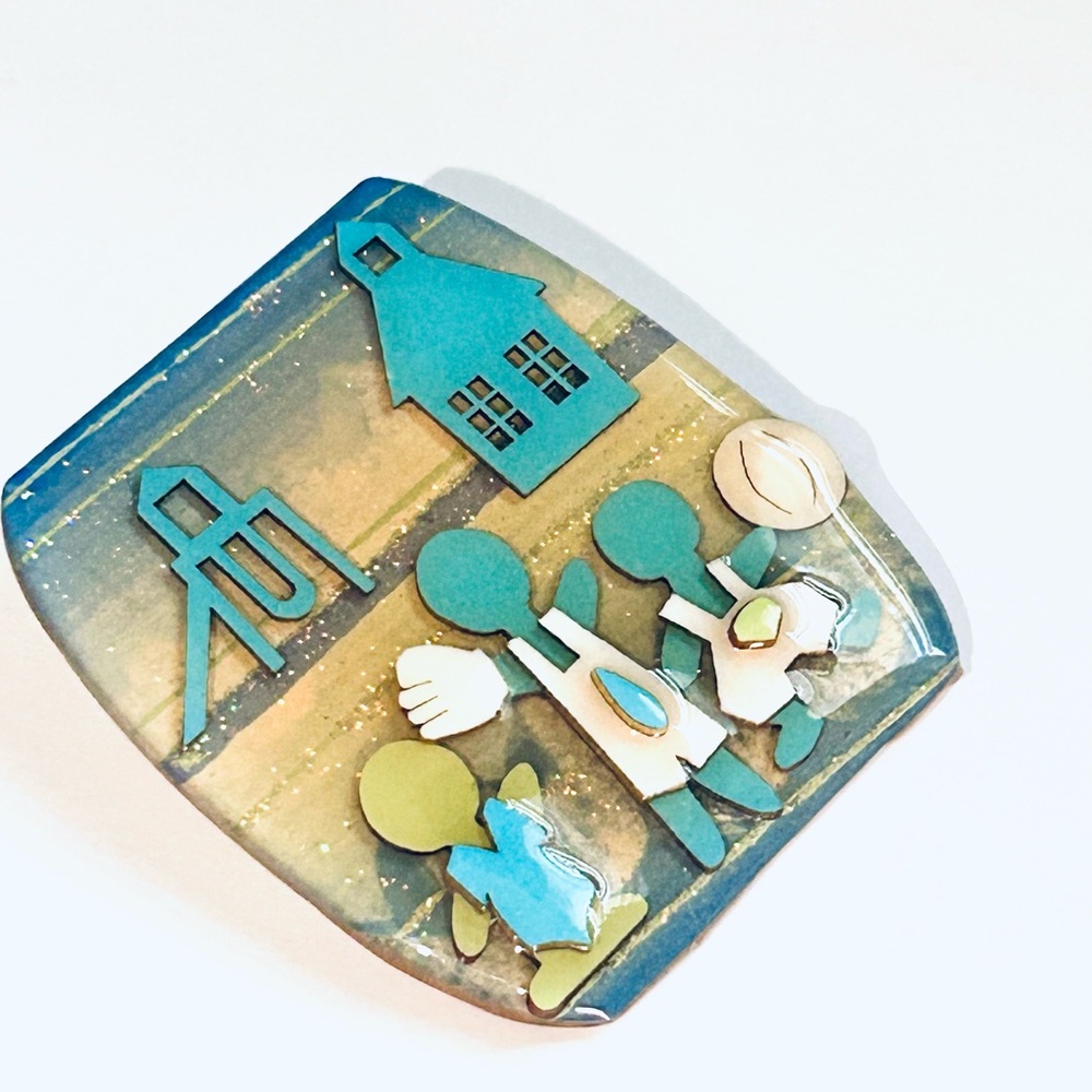 Vintage Little People Pins by Lucinda - Picture 2 of 6